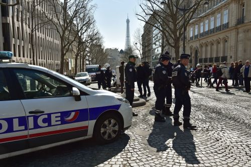 巴黎邮件爆炸案IMF雇员脸部受伤