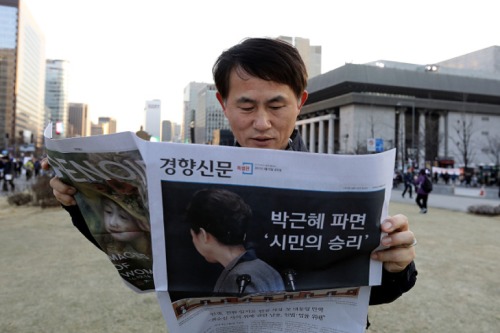 韩国总统朴槿惠下台文在寅声势涨