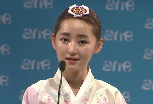 13岁逃出朝鲜脱北女苦难经历视频网络热传图/视频