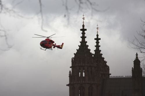 英国议会大厦发生恐袭4死40多人受伤