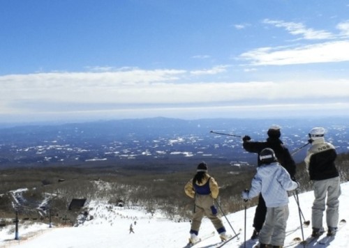 日本一滑雪场发生雪崩造成至少6名学生死亡