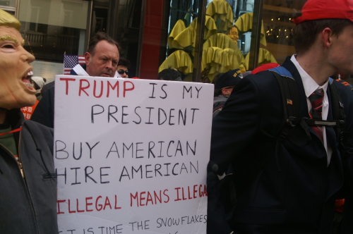 川普支持者在纽约举行支持川普集会