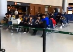 東航上海飛航冒火3聲爆炸乘客嚇哭(圖)
