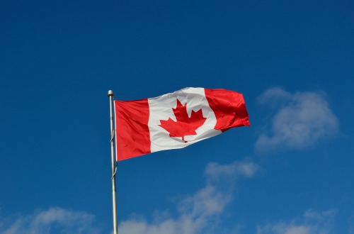 好消息！加拿大配偶移民落地即获身份无需再等2年