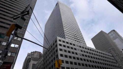 纽约曼哈顿第五大道666号，建于1950年代。最近，特朗普女婿库什纳的家族企业终止了与中国安邦保险集团洽谈交易。 
