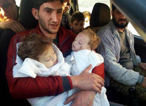 敘利亞政府用化學武器攻擊平民，受傷的嬰幼兒 