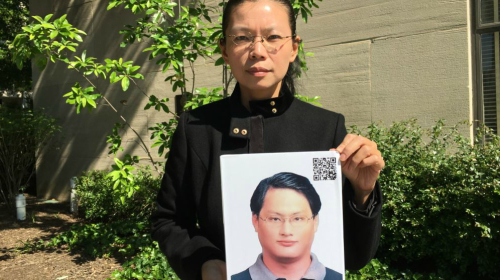 遭中國拘禁臺灣人權工作者李明哲之妻李淨瑜 (圖片來源：VOA) 
