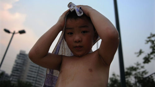 中国大陆将迎来今夏高温、高湿、高热的三伏天气。