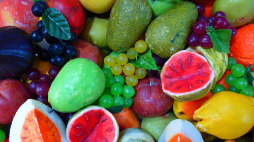 水果味道虽多呈酸味，但在体内代谢过程中能变成碱性，并能使血液保持碱性。