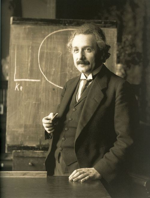 愛因斯坦發現什麼奧秘讓他要摧毀研究手稿？