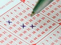 澳夫婦中大獎激動大哭孩子嚇壞：有人死了嗎(圖)