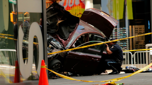美國紐約時代廣場本田車撞人事件現場。
