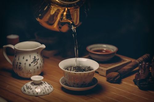 茶叶中的咖啡因和茶碱等兴奋剂