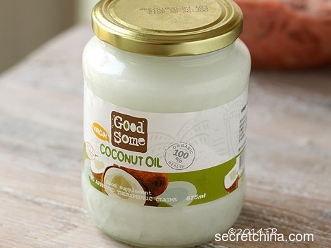 椰子油是唯一低热量、不含胆固醇的食用油，月桂酸含量高达50%。