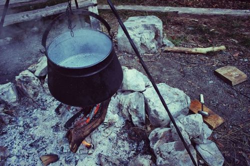 火鍋湯中的嘌呤含量高低取決於涮了什麼。