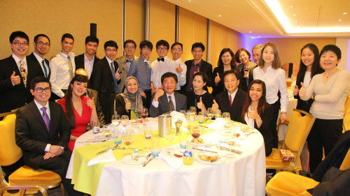 5月22日青年團應WHO宣達團邀請赴臺灣之夜，並與世界醫學聯盟代表幾位團員餐敘。席中，臺灣衛生部長陳時中前來鼓勵學生們的努力。
