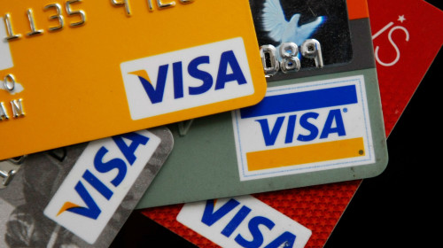 大陸「暗網」上出現許多信用卡資料，供人購買「使用」