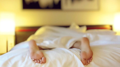 睡觉时身体可能会发出一些健康的警报。