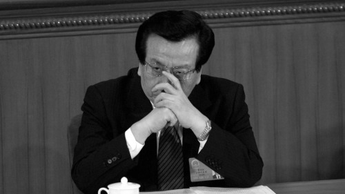 曾庆红被外界认为是中共反腐文章中的“庆亲王”。
