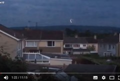麦田圈热点拍见UFO的奇异景象(图)