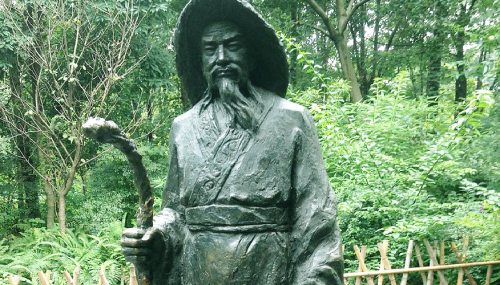 唐朝大詩人---杜甫塑像。