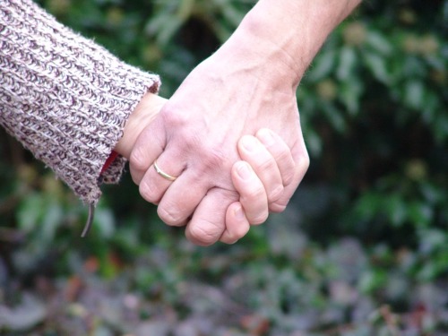 澳洲最年长夫妇超百岁相依79载相爱如初