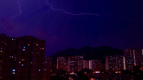 香港闪电夜景
