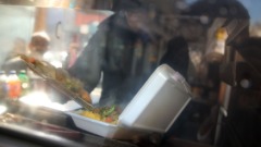 任志強批中國快餐巨頭：包裝垃圾成倍增長污染環境(圖)