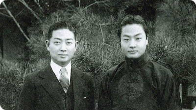 著名京劇表演藝術家程硯秋與梅蘭芳（左）合影。