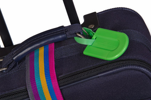 用行李带将行李箱捆绑起来可以有效防止破损