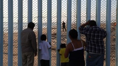 川普：不需要把边境都建成墙(图)
