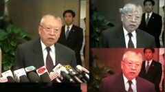 抛售股份：一代船王董建华在想什么(图)