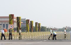 白衣抺地仍是白十九大天安門廣場連夜清洗(組圖)
