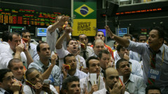 旁敲侧击：巴西经济上空落下的利剑……(图)