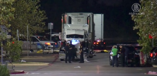 美国德州圣安东尼奥警方调查卡车人口走私事件