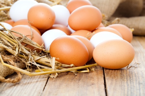 蛋黃中含有兩種抗氧化物質，有助於保護眼睛。