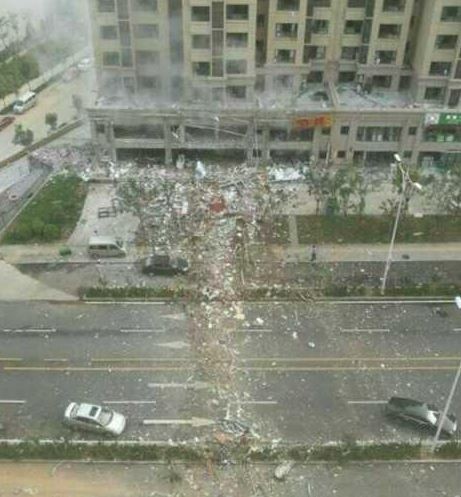 济南餐馆惊传爆炸 炸毁大楼外墙