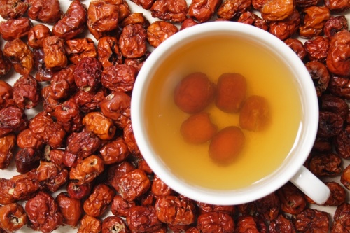 經常喝紅棗水有保肝排毒的功效。
