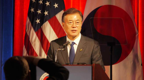 韩国总统文在寅强烈谴责朝鲜试射导弹行为 