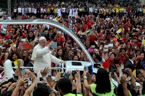 2015年1月18日，教皇方濟（Pope Francis）在訪問菲律賓首都馬尼拉期間