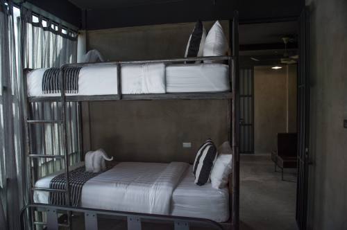 曼谷监狱主题旅馆 体验蹲监狱