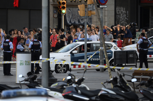 西班牙巴塞罗那驚傳恐怖袭击事件，至少已釀成13死與逾百人受傷。