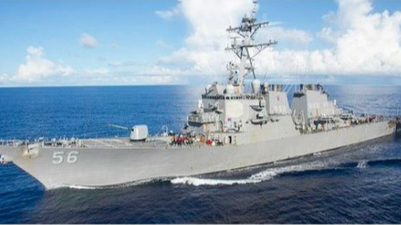 美国驱逐舰John S McCain号在新加坡外海与一艘油轮相撞，5人受伤，10人失踪。 