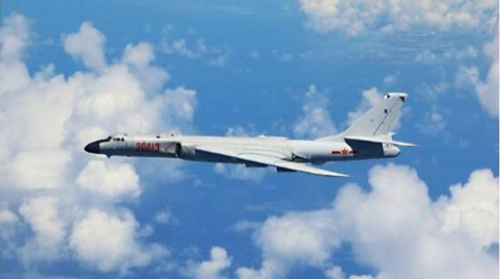 日本防卫省统合幕僚监部24日公布，首度监测到6架解放军轰6型轰炸机飞行至纪伊半岛海域。 