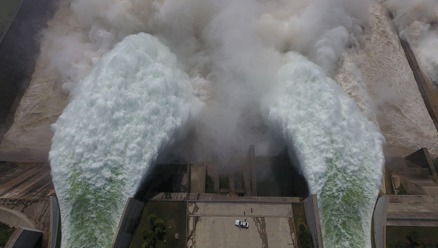 中国疯狂修建水坝