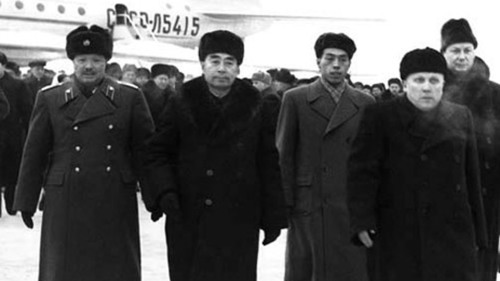 1957年，周恩来和贺龙出访苏联