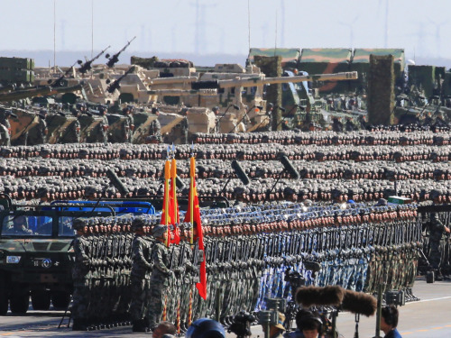 2017年7月30日，中共在内蒙古的朱日和训练基地举行的阅兵。