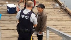 加国华裔老妇活拔蟹钳蟹身丢入海被抓(图视频)