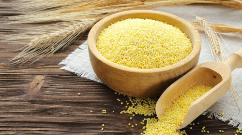 小米是五穀之首，具有健脾和胃的功效。