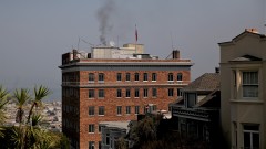撤前烧文件冒黑烟俄驻旧金山领馆被告(图)